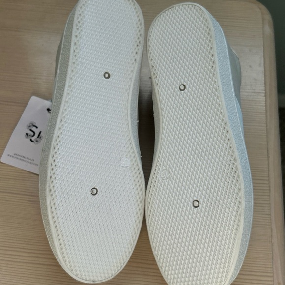 Sincerely Jules Comfort Women's Memory Foam Sneakers Beige White NEW Size 7.5 - Picture 4 of 14